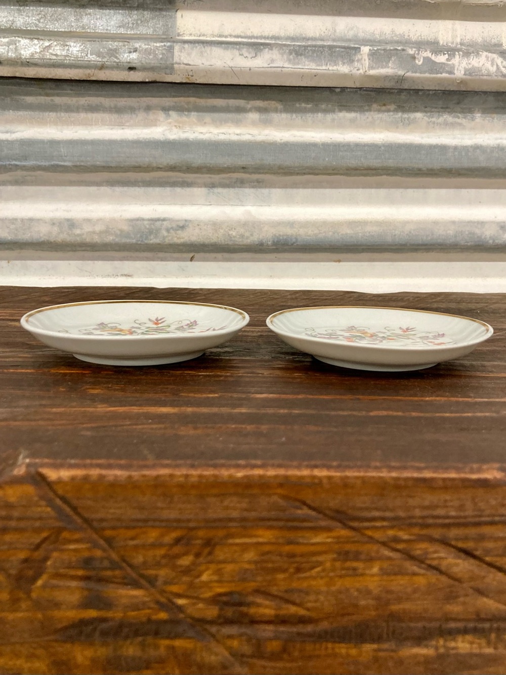 2 Vintage Avon Porcelain Mini Plates 22k Gold Trim 1979 Floral Butterflies 4.25" - Picture 5 of 13